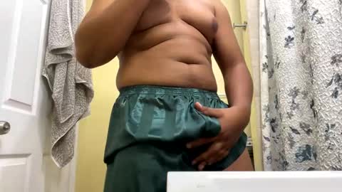 aboveaverage39 online show from 10.13.25