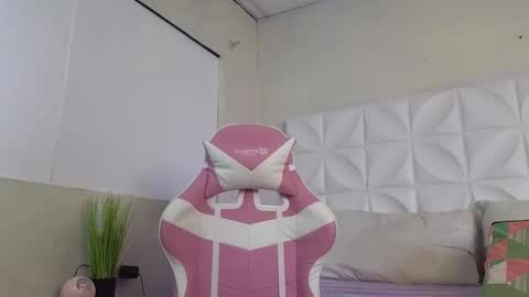 Abril  online show from 01.28.25