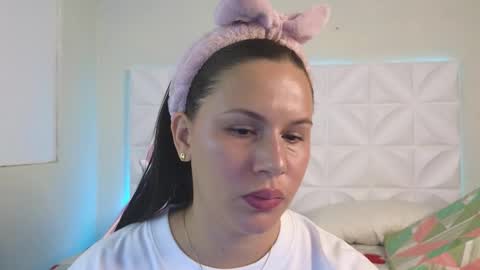 Abril  online show from 02.12.25