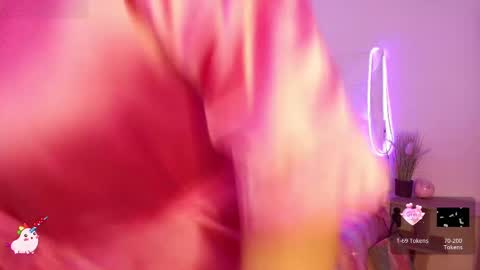 Abril  online show from 09.24.25