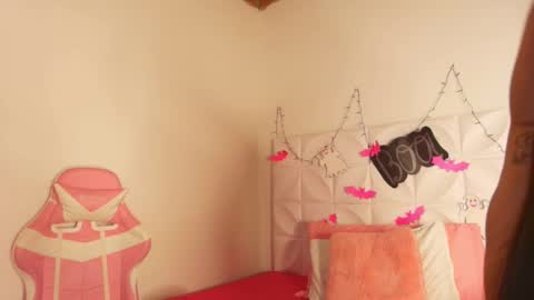 Abril  online show from 10.30.25