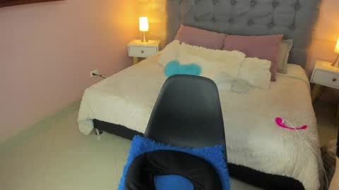 Abril 777 online show from 04.06.26