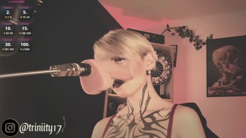 Snapshot of abril__colen chatting on 12.05.24 April online show from 12.05.24