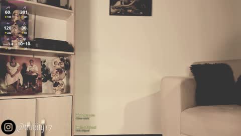 Snapshot of abril__colen chatting on 12.09.24 April online show from 12.09.24