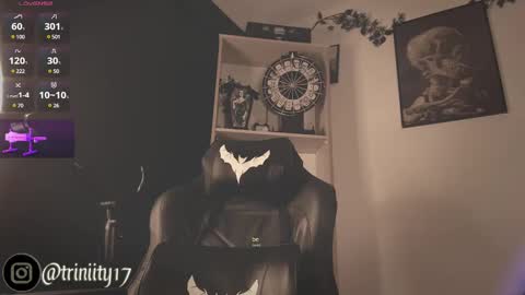 Snapshot of abril__colen chatting on 12.14.24 April online show from 12.14.24