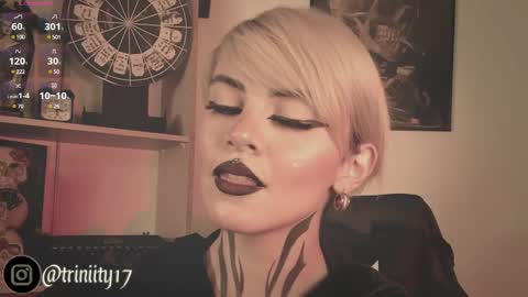 Snapshot of abril__colen chatting on 12.19.24 April online show from 12.19.24