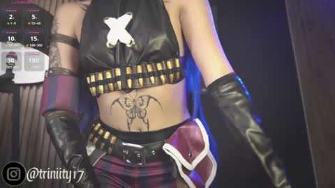 Snapshot of abril__colen chatting on 12.23.24 April online show from 12.23.24