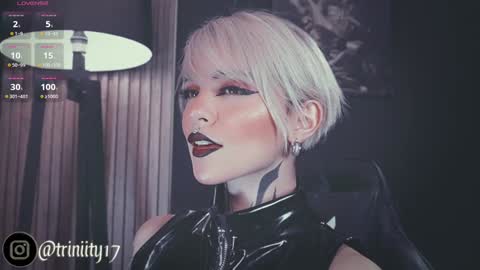 Snapshot of abril__colen chatting on 12.26.24 April online show from 12.26.24