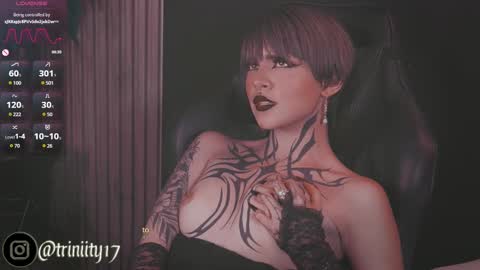 Snapshot of abril__colen chatting on 02.16.25 April online show from 02.16.25