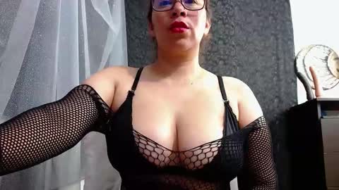 Snapshot of abril_bianchi chatting on 10.04.25 abril_bianchi online show from 10.04.25