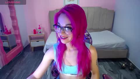 Snapshot of abril_ch_ chatting on 09.22.25 abril_ch_ online show from 09.22.25