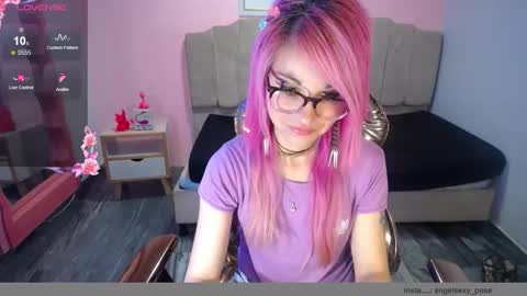 Snapshot of abril_ch_ chatting on 10.24.25 abril_ch_ online show from 10.24.25