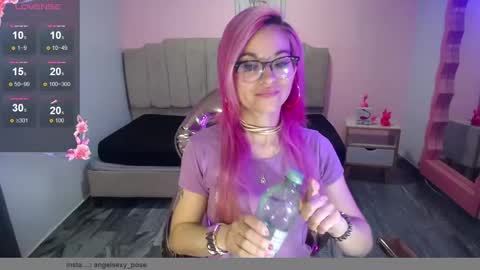 Snapshot of abril_ch_ chatting on 10.27.25 abril_ch_ online show from 10.27.25