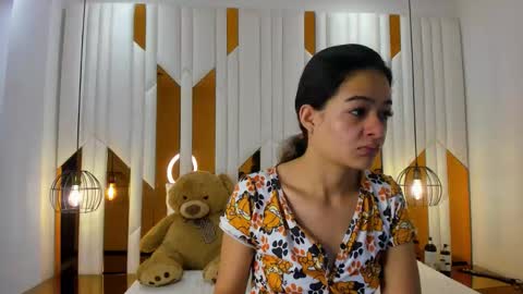 Snapshot of abril_cooper11 chatting on 11.10.25 abril_cooper11 online show from 11.10.25