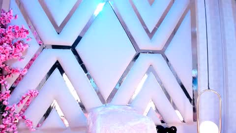 Abril Cooper online show from 10.08.25