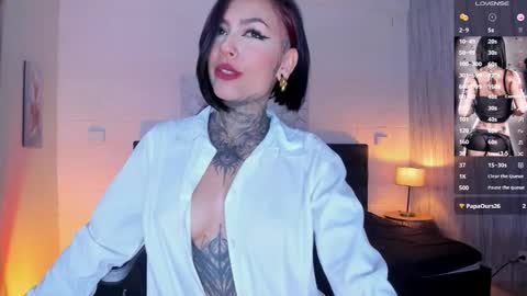 Snapshot of abrilfaccini chatting on 11.12.25 ABRILFACCINI online show from 11.12.25