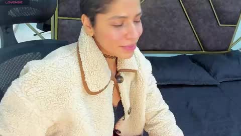 AbrilSonne online show from 01.05.25