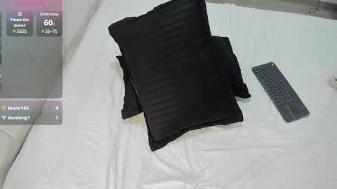 AbrilSonne online show from 02.12.25