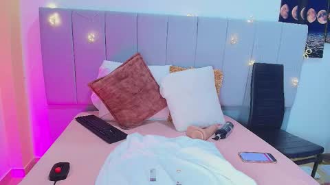 Abril online show from 03.24.26