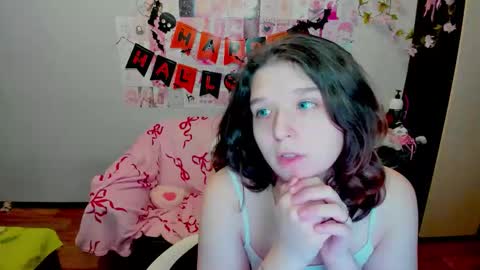 Kate online show from 10.25.25