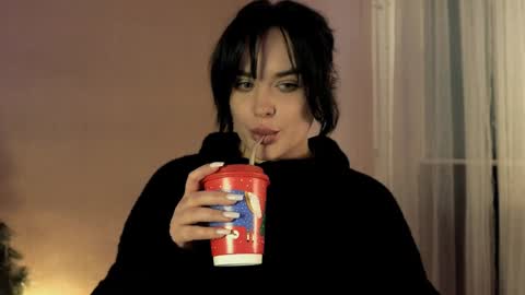 Snapshot of actavia_rose chatting on 12.24.24 my inst love inside 17 online show from 12.24.24