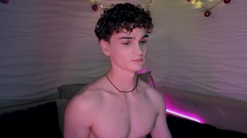 Snapshot of adam_21cm chatting on 01.04.25 Adam online show from 01.04.25