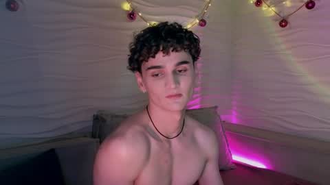 Snapshot of adam_21cm chatting on 01.05.25 Adam online show from 01.05.25