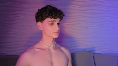 Snapshot of adam_21cm chatting on 10.08.25 Adam online show from 10.08.25