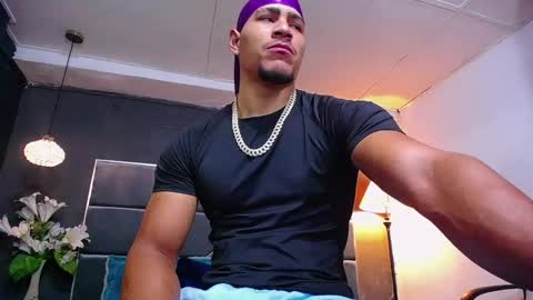 adam_fit19cm online show from 09.09.25