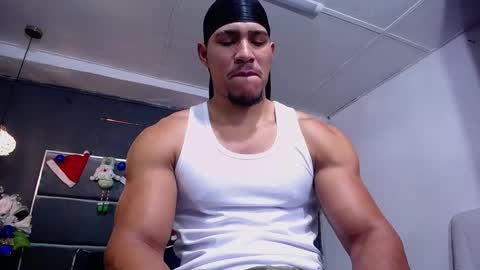 adam_fit19cm online show from 12.04.25
