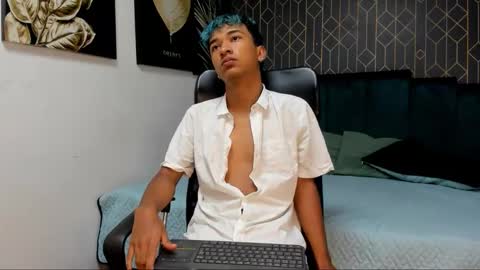 Snapshot of adam_ford1 chatting on 12.03.25 adam_ford1 online show from 12.03.25