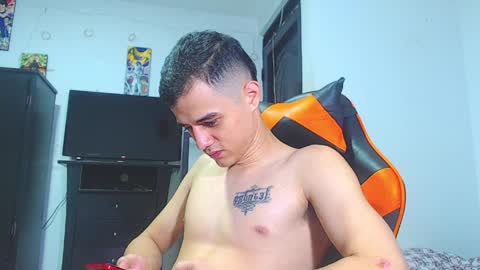 adam hot11 online show from 04.03.26