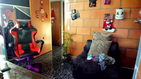 Adam Valencia online show from 01.06.25