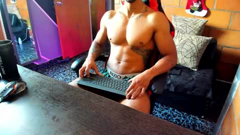 Adam Valencia online show from 01.08.25