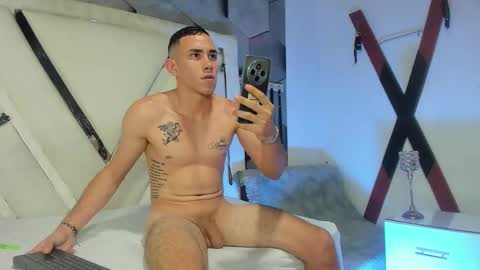 Snapshot of adammendoza34 chatting on 11.09.25 adammendoza34 online show from 11.09.25