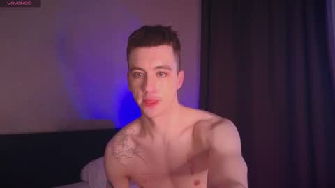 Hi Im Adam Glad to see u here 3 And its my first day online show from 01.31.25