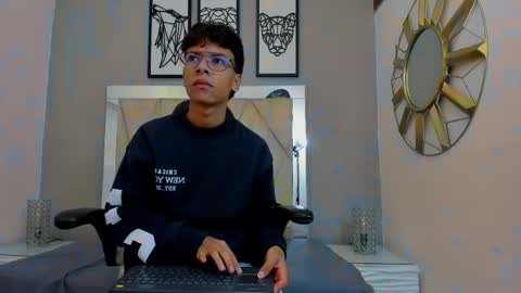 Adams Bobby online show from 11.20.25