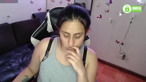 Snapshot of adams_mel chatting on 11.13.25 adams_mel online show from 11.13.25