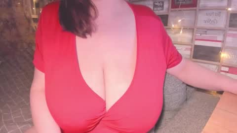 Snapshot of adamsvictory chatting on 02.09.25 Victoria online show from 02.09.25