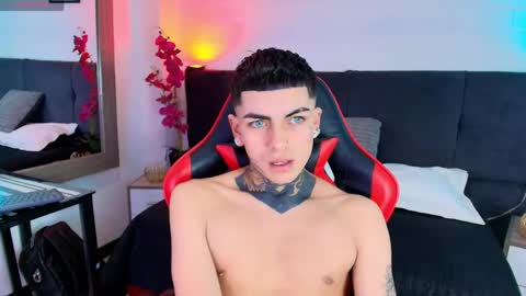 AdamsWalkerr  online show from 04.18.26