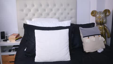 Adan Johns online show from 02.12.25