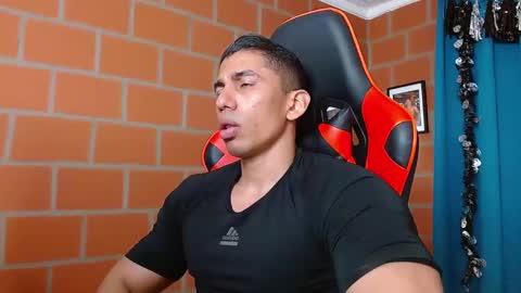 Adan Sin online show from 12.31.24