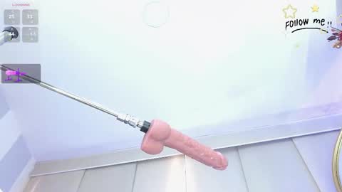 Snapshot of adara_lee chatting on 09.11.25 sofi online show from 09.11.25