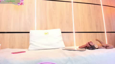 adela chase online show from 12.18.25