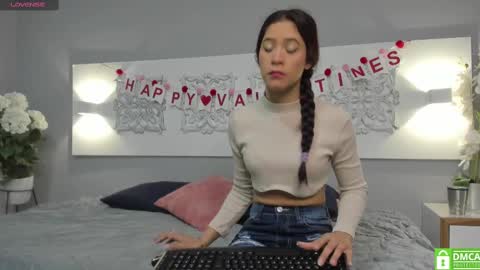 Snapshot of adelaa_11 chatting on 02.15.25 Adela Worsth online show from 02.15.25