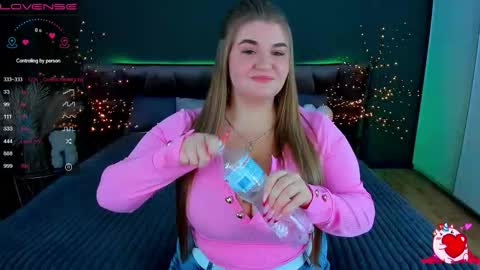 Snapshot of adele_sugar chatting on 11.07.25 Your Adele online show from 11.07.25