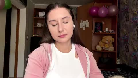 Snapshot of adeleapel chatting on 02.24.26 Poly online show from 02.24.26