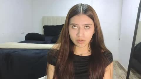 Snapshot of adelein_foxxx chatting on 10.21.25 adellein foxx online show from 10.21.25