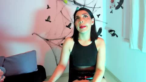 Adelle online show from 11.03.25