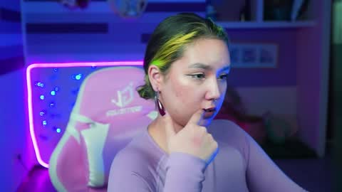 Snapshot of adellenebrown chatting on 12.18.24 Adelina online show from 12.18.24